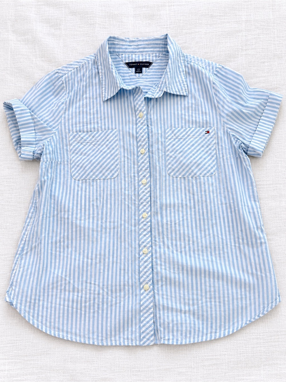 Tommy Hilfiger Women’s L Blue White Striped Short Sleeve Button Down Shirt